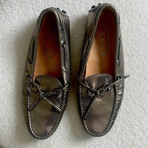 Tod’s gommino driving loafers